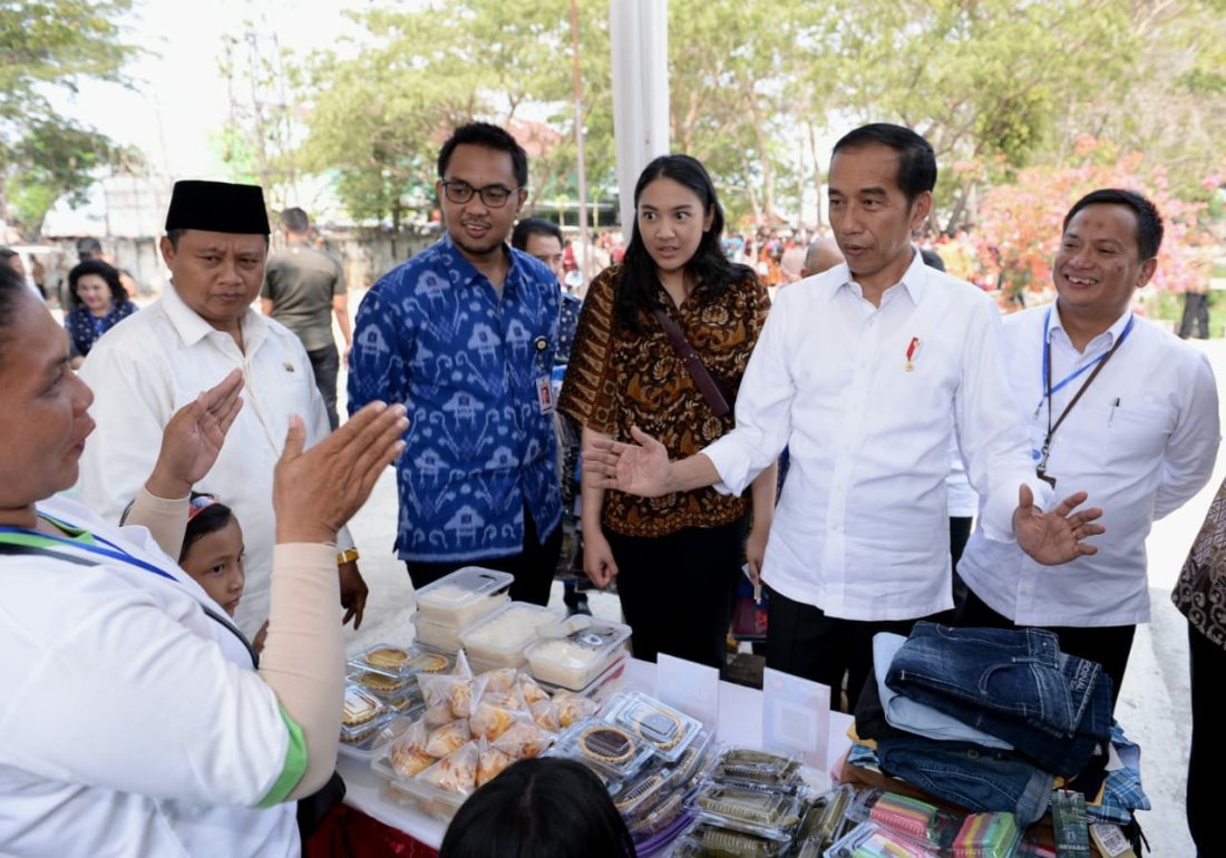 Jokowi Ingatkan Nasabah Mekaar di Subang untuk Disiplin Mengangsur