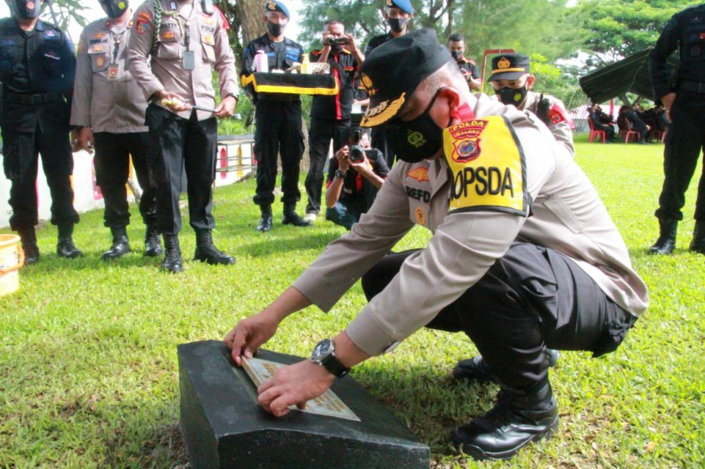 Refdi Andri Kunjungi Personel Brimob Polda Maluku